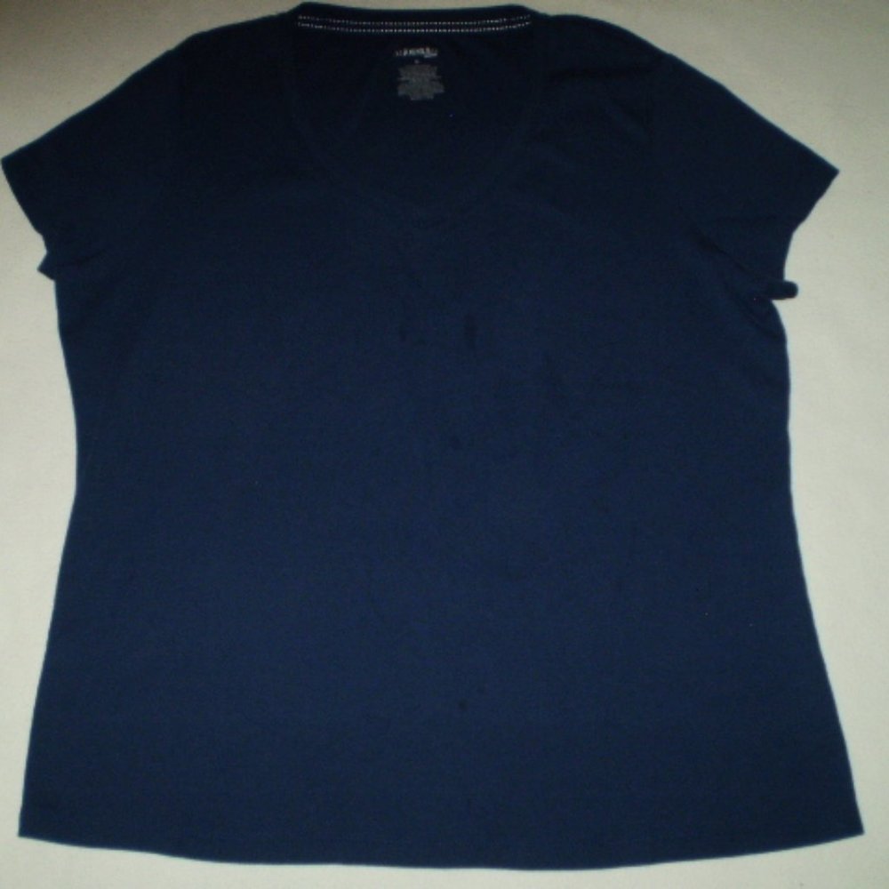 SIZE: XL~ST. JOHN'S BAY~NAVY BLUE V-NECK KNIT TOP...EXCELLENT CONDITION